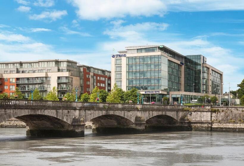 غرفة عائلية, Limerick Strand