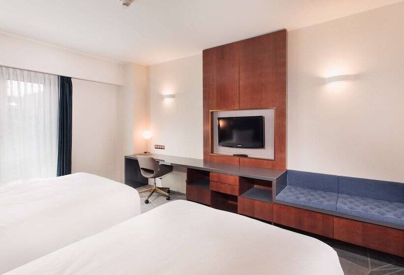 스탠다드 룸 더블 침대 2개, Doubletree By Hilton Cluj – City Plaza