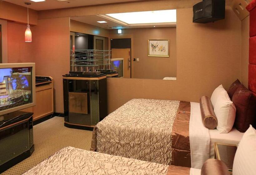 اتاق لوکس چهار تخته, Instone Motel