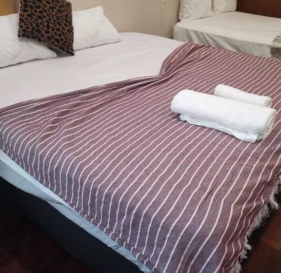 חדר אקונומי, 180 On Anderson Guest House
