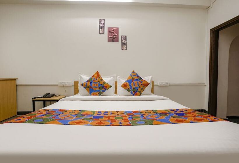 Номер Deluxe, Fabhotel Saubhagya Inn