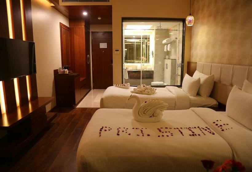 Standardrum, Pristine Hotel, Varanasi