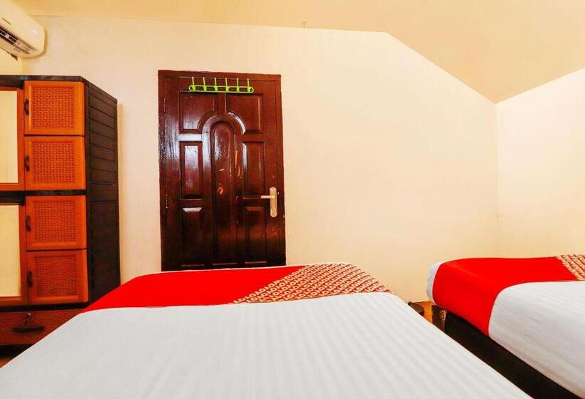 디럭스 룸, Steze Guest House Syariah Redpartner