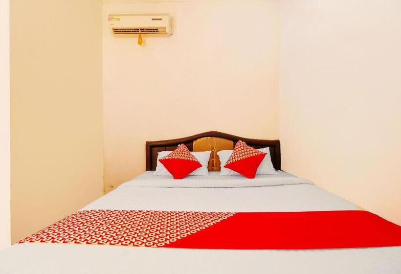 디럭스 룸, Steze Guest House Syariah Redpartner