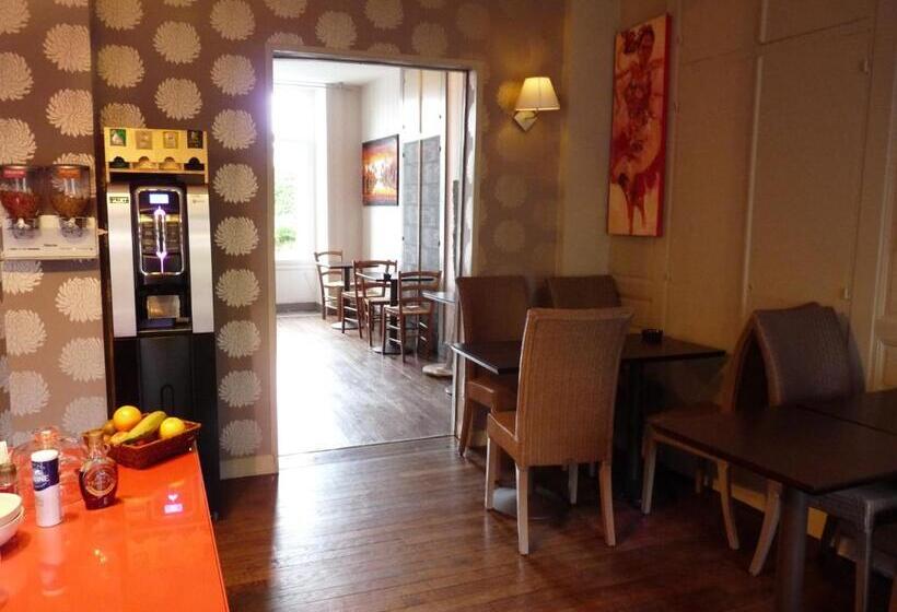 Номер Стандарт Трехместный, Hôtel Patton