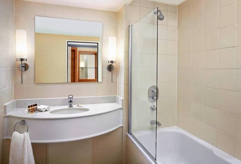 Номер Клуб, Sheraton Brussels Airport