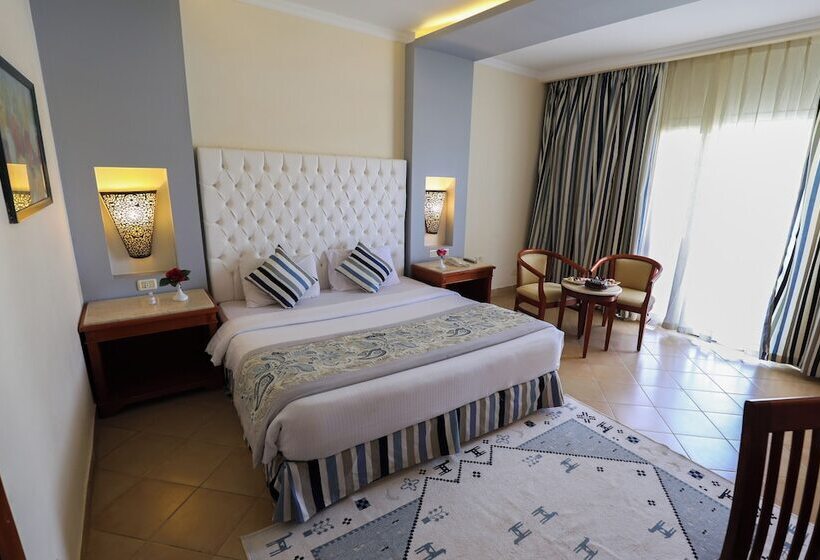 غرفة سوبيريور مطلة على حمام السباحة, Amwaj Oyoun Resort & Casino