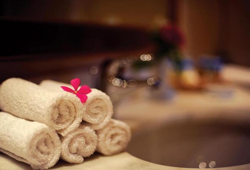 غرفة سوبيريور مطلّة علي الحديقة, Amwaj Oyoun Resort & Casino