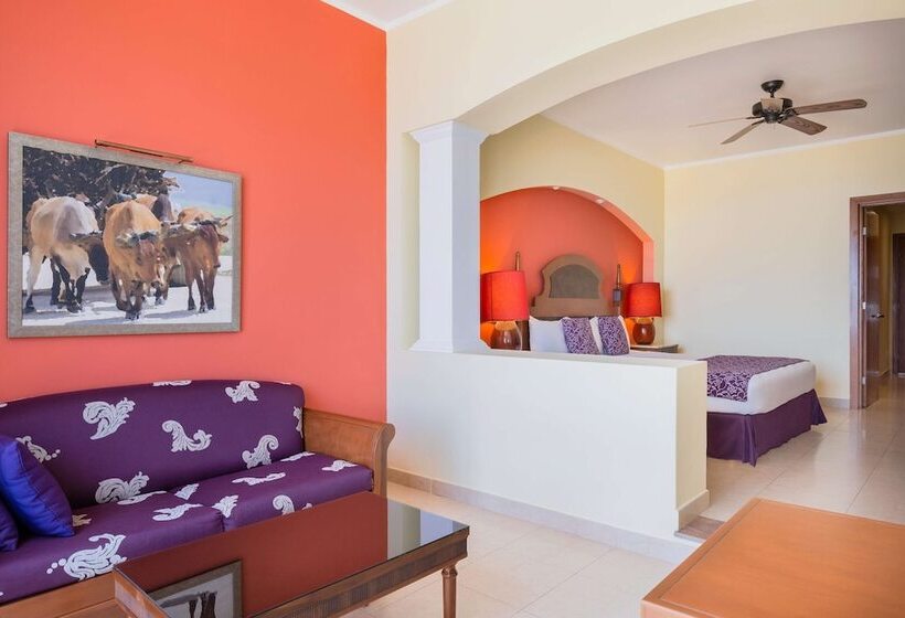 سوییت جونیور با چشم‌انداز دریا, Iberostar Selection Rose Hall Suites
