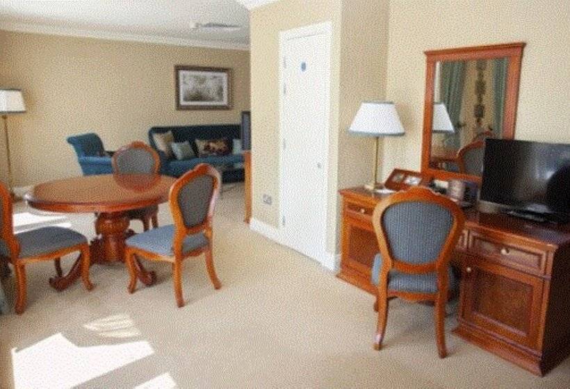Полулюкс, Knightsbrook Hotel & Golf Resort