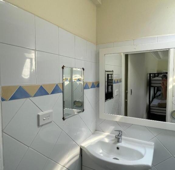 Семейный Номер, Manly Waves Studios & Apartments