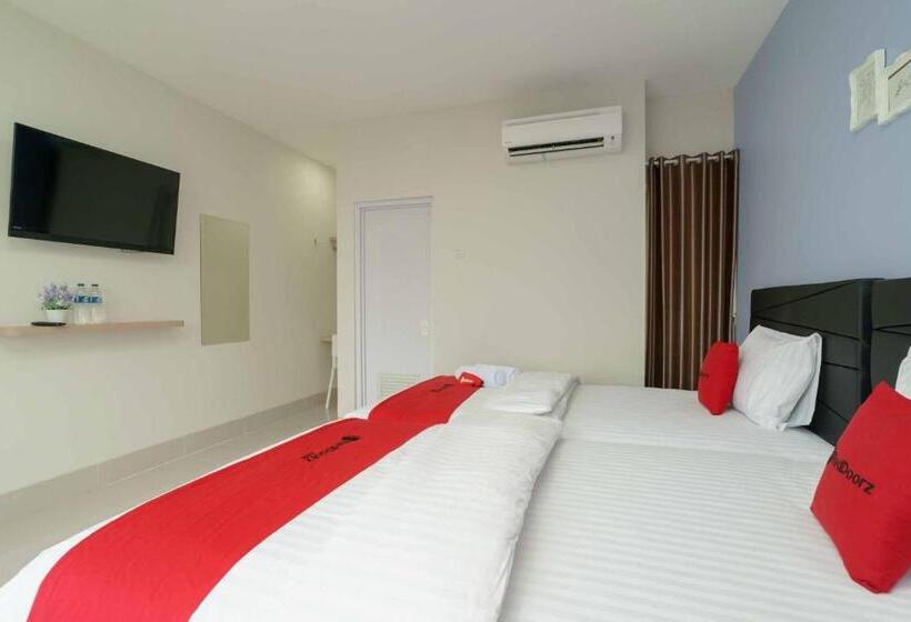 디럭스 룸, Reddoorz Plus Near Eka Hospital Bsd 5