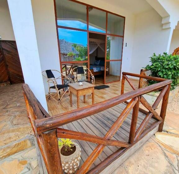 Номер Стандарт с Балконом, Mimi Na Wewe Villa