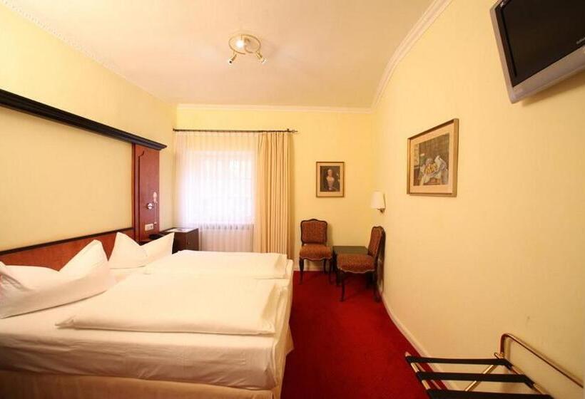 Номер Стандарт, Gästehaus Plönlein   Hotel Goldener Hirsch Rothenburg