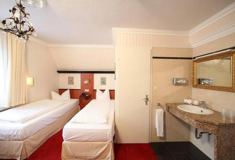 Номер Стандарт Трехместный, Gästehaus Plönlein   Hotel Goldener Hirsch Rothenburg