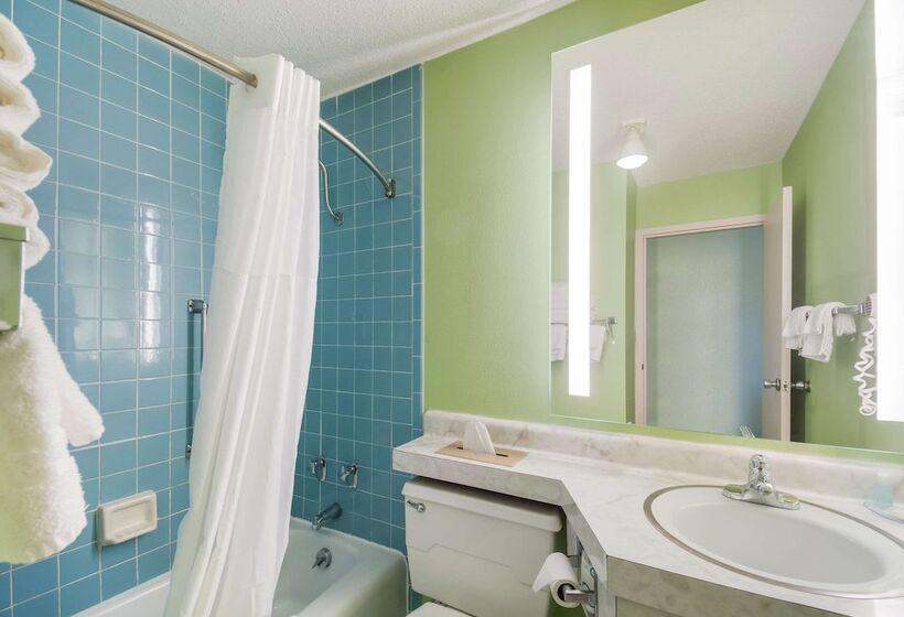 Номер Стандарт, Clarion Inn