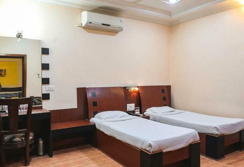 Номер Deluxe Кровать Кинг, Prayag Inn