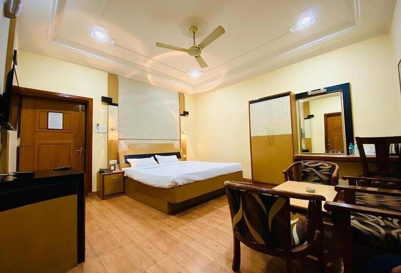 Номер Deluxe Кровать Кинг, Prayag Inn