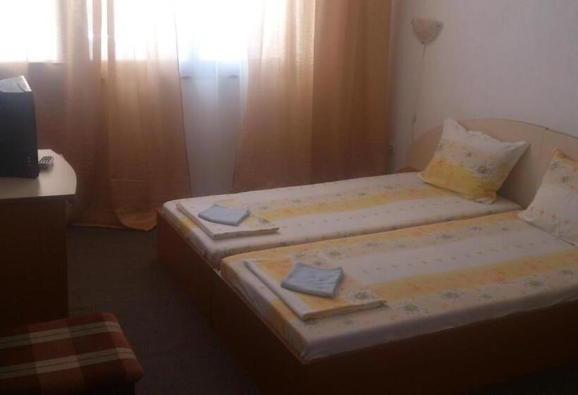Номер Стандарт с Балконом, Svetla Guest House