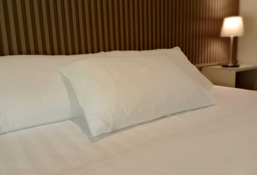 اتاق استاندارد یک نفره, Times Square Suite