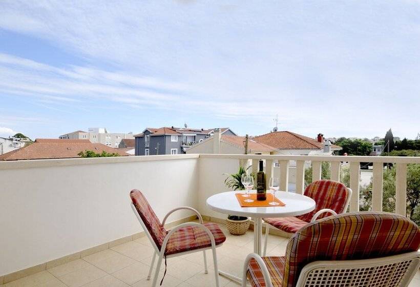 스탠다드 발코니 스튜디오, Apartmani Trogir
