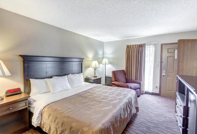 스위트 킹사이즈 침대, Quality Inn West