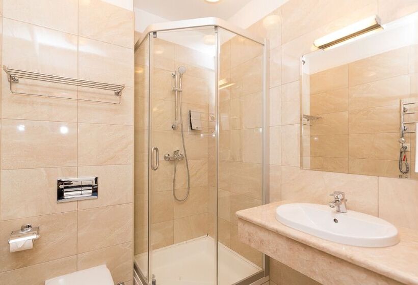 اتاق استاندارد یک نفره, Gertrude Hotel Self Check In