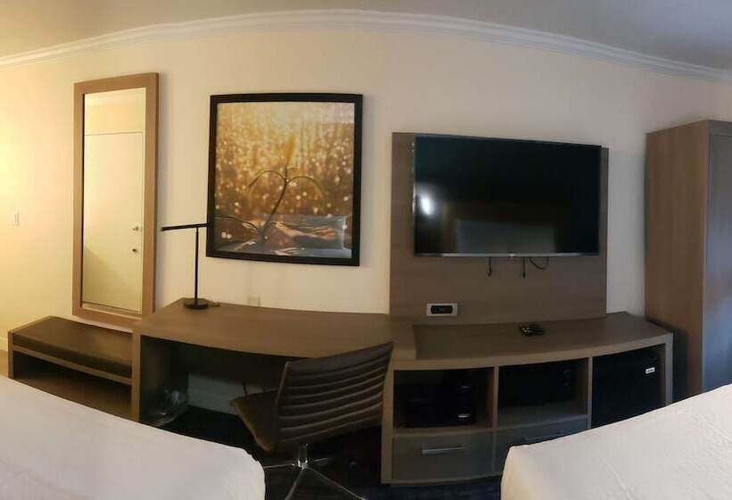 Номер Стандарт 2 Двуспальные Кровати, Comfort Inn