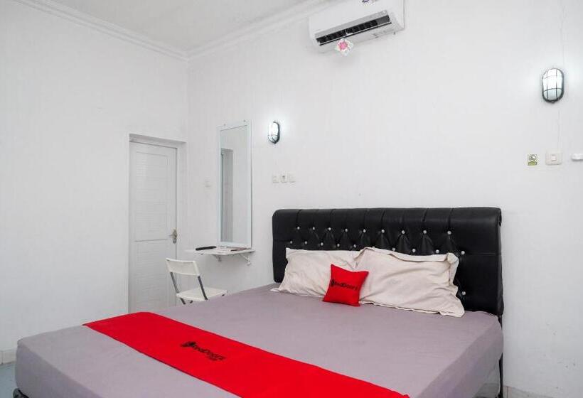Номер Deluxe, Reddoorz Syariah At Griya Merbotan Demak