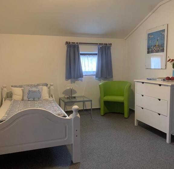 Люкс Вид на Сад, Room And Kitchen Im Katerberg