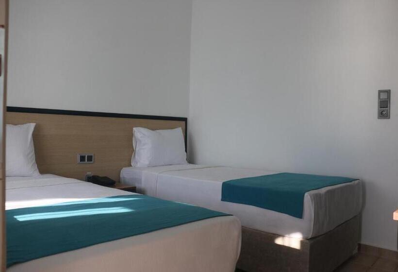 اتاق خانوادگی با چشم‌انداز دریا, Urga Butik Otel & Restaurant