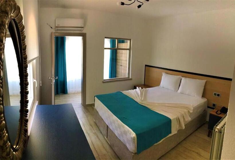 غرفة عائلية مطلّة علي البحر, Urga Butik Otel & Restaurant