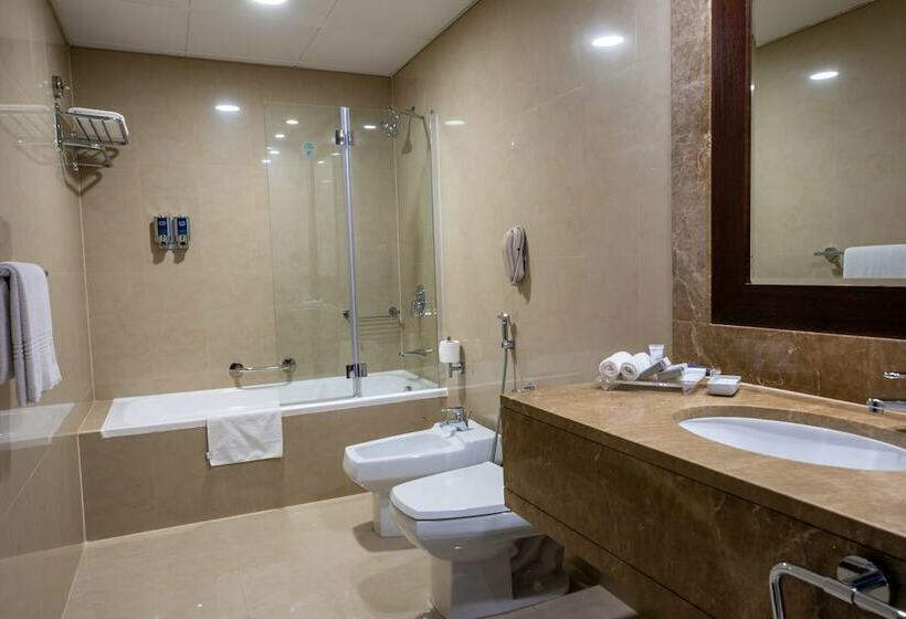 Номер Классика Кровать Кинг, Four Points By Sheraton Sheikh Zayed Road