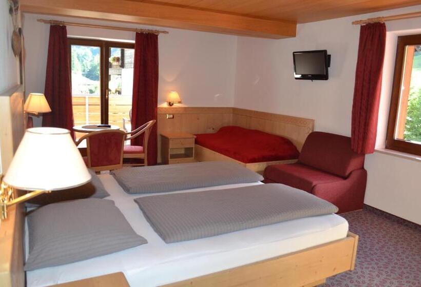 اتاق استاندارد سه تخته با بالکن, Alpshotel Bergland