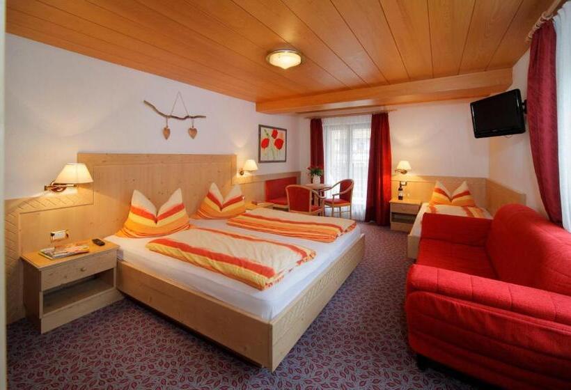 اتاق استاندارد سه تخته با بالکن, Alpshotel Bergland