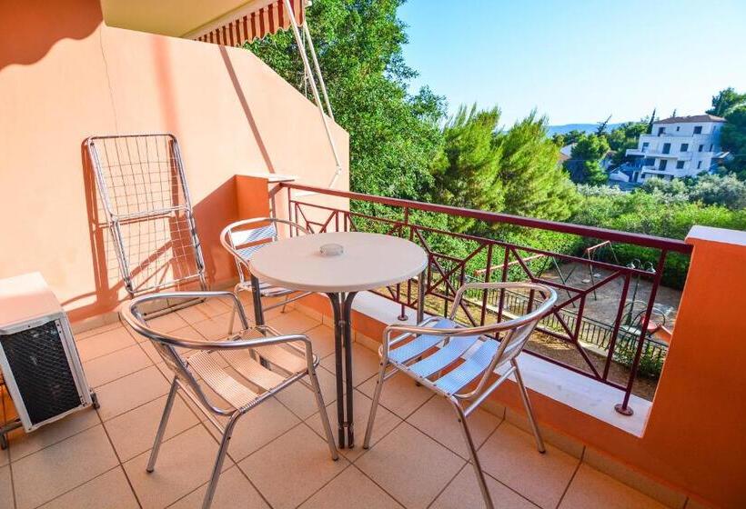 Апартаменты 1 Спальня, Epavlis Apartments