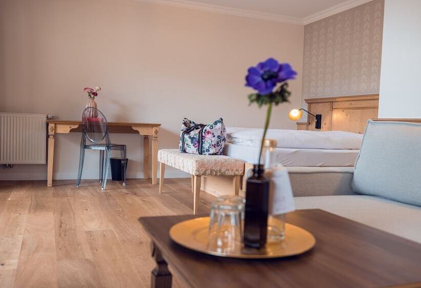 Полулюкс, Alpine Hideaway Zillertalerhof   4 Sterne Superior