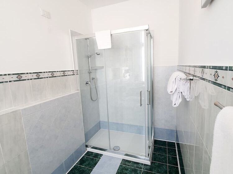 اتاق کلاسیک, Corte Dei Greci