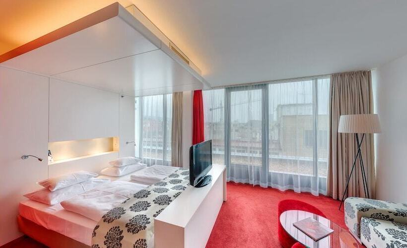 سوییت جونیور, Falkensteiner Hotel Bratislava