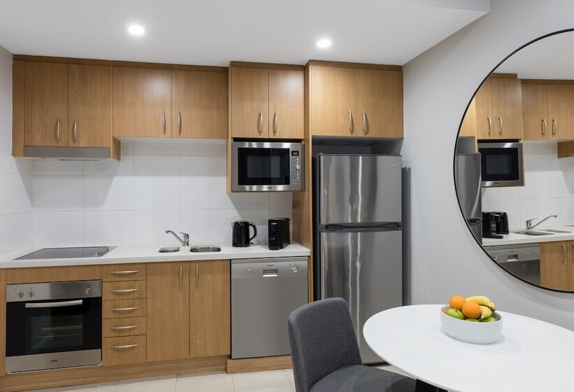 套房, Meriton Suites Waterloo
