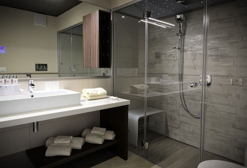 Королевский Люкс, Parc Hotel Germano Suites & Apartments