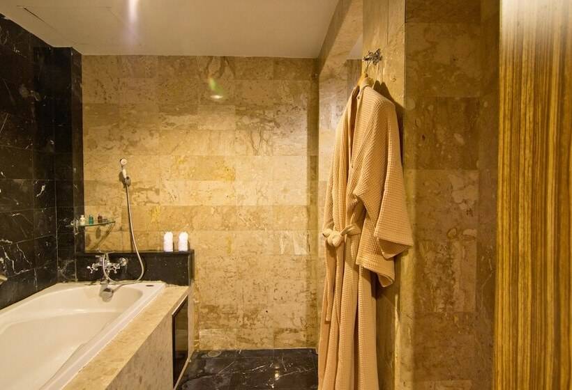 Люкс, Lk Mantra Pura Resort