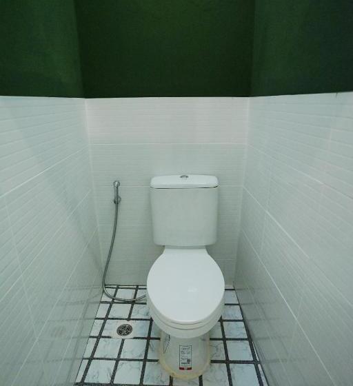 带共用浴室的标准房间, Barn Laos Hostel