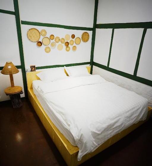 带共用浴室的标准房间, Barn Laos Hostel