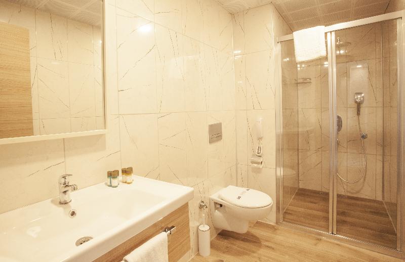 Номер Deluxe, Sans Hotel Empress Simpang Lima