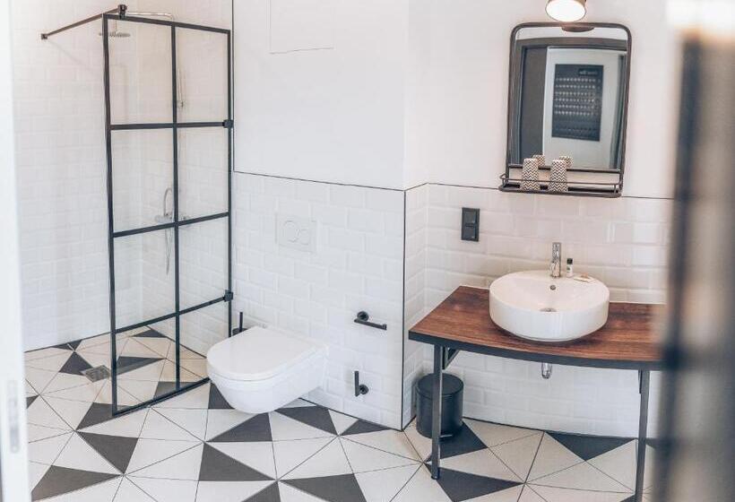 Апартаменты 1 Спальня с Террасой, Weekly Boardinghouse