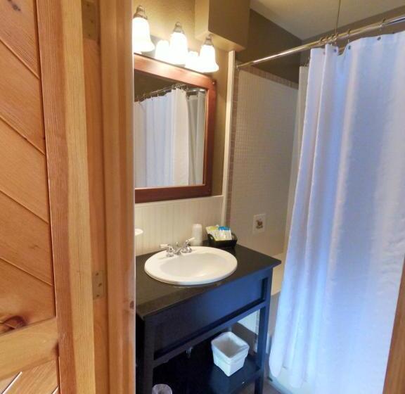 디럭스 스위트 킹 침대, Creekside Lodge
