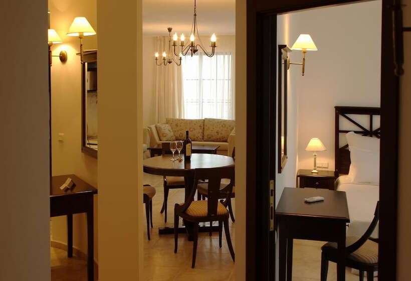 Апартаменты 1 Спальня, The Cliff Beach & Spa
