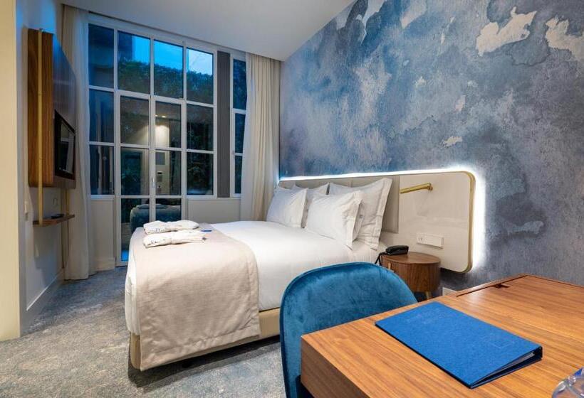 Classic Room with Views, Blue Liberdade