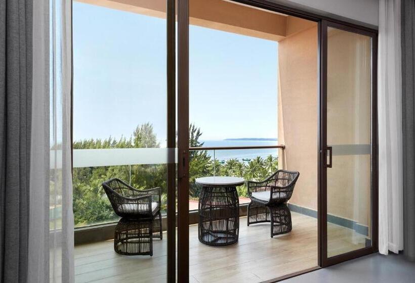Стандартный Номер Кровать Кинг, Sheraton Maoming Romantic Beach Resort